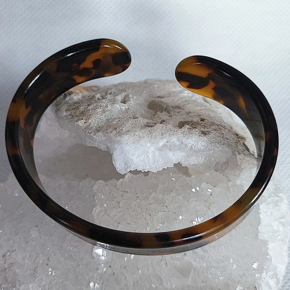 Small Faux Tortoise Plastic Acrylic Costume Jewelry Vintage Bangle Cuff Bracelet